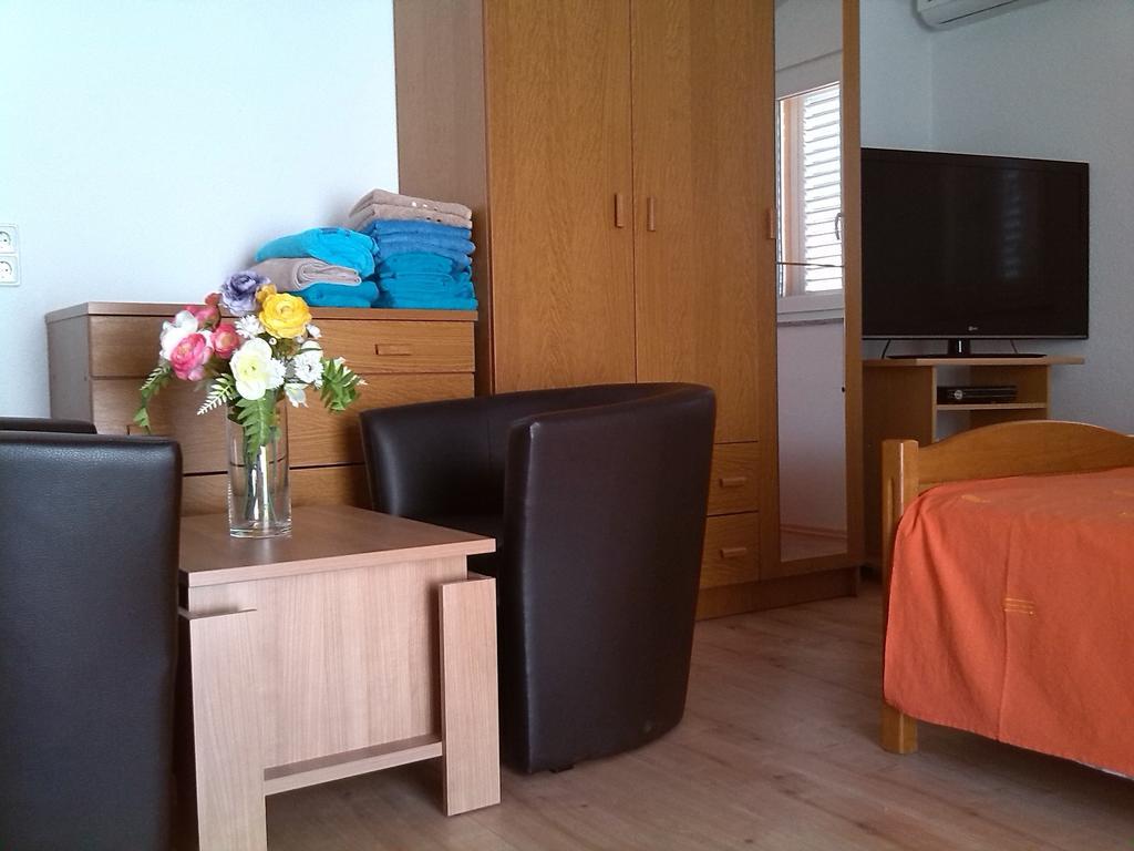 Apartments Batarilo Gornji Karin Pokoj fotografie